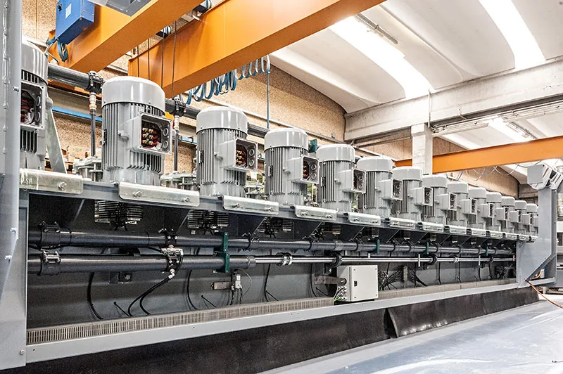 Завод CO.ME.S. — полировальная линия в работе